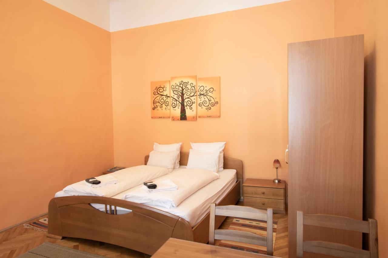 בודפשט Standard Apartment By Hi5 - Sofie'S Suite מראה חיצוני תמונה